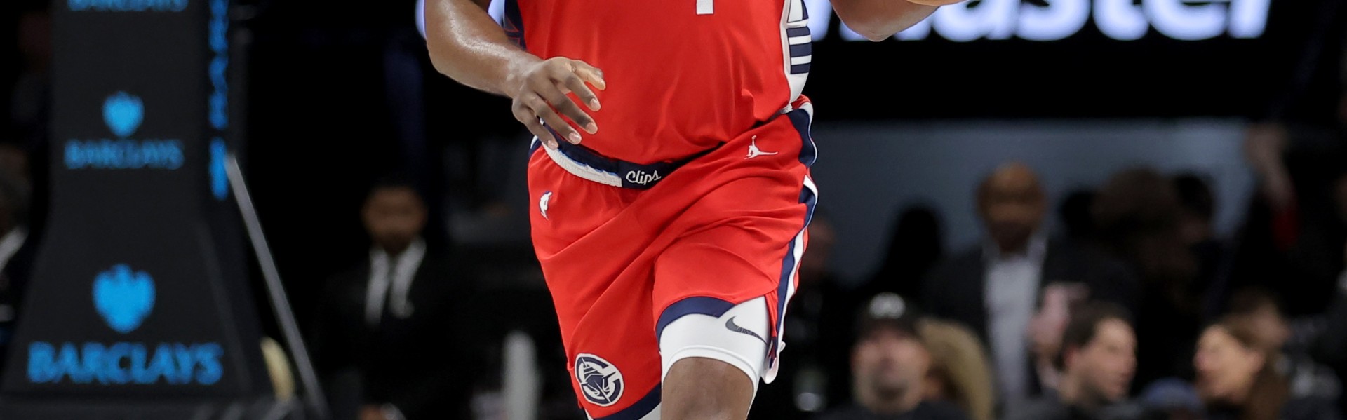 开云体育APP下载-卢：哈登都这个年纪了 但他明明已经打了很久却还想打更多时间